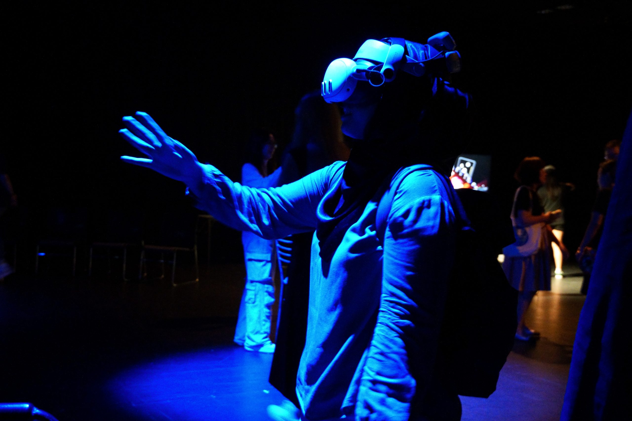 A person wearing a blue hat, representing the LASALLE art management programme.