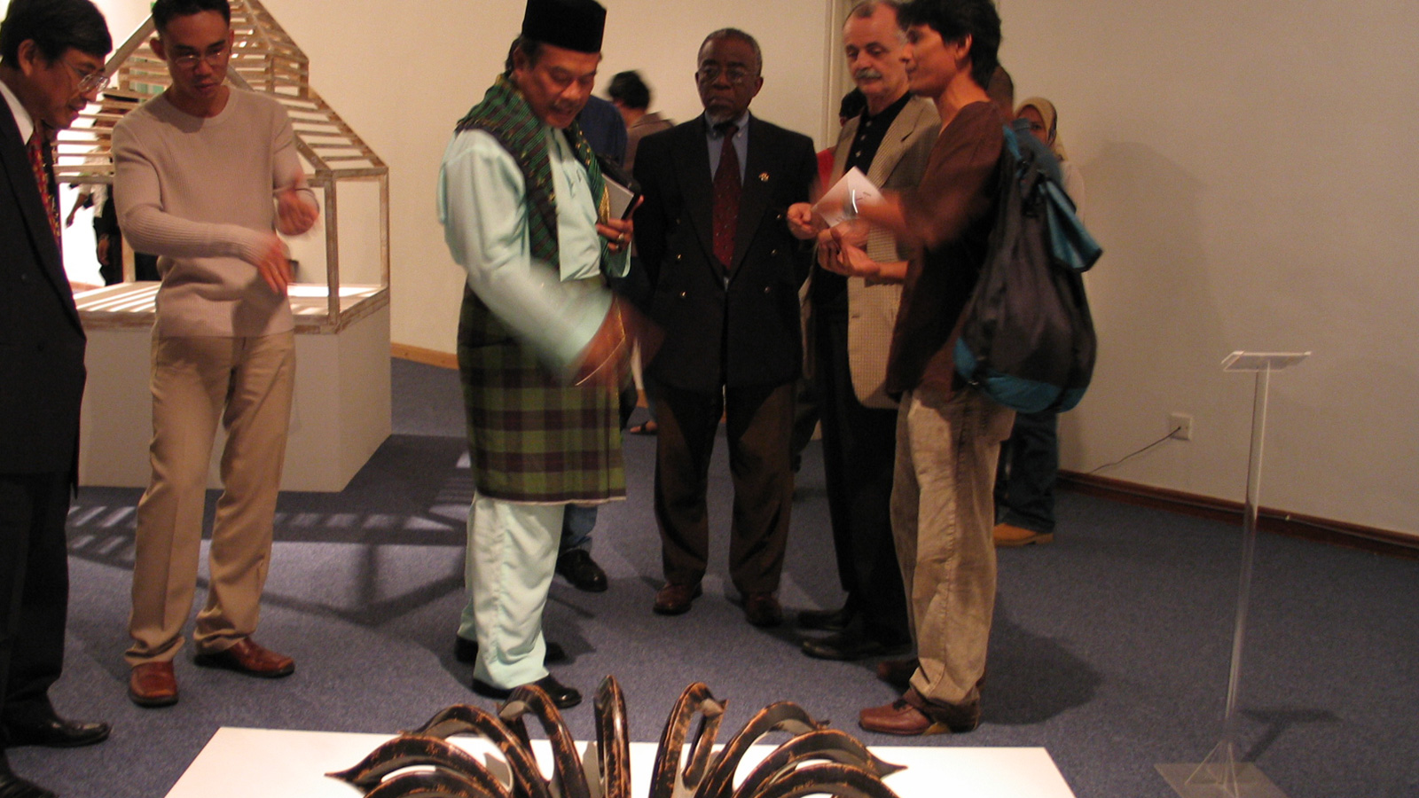 Framing a Southeast Asian Aesthetic through a historical overview and development of contemporary art practise of Singapore Malay Artists