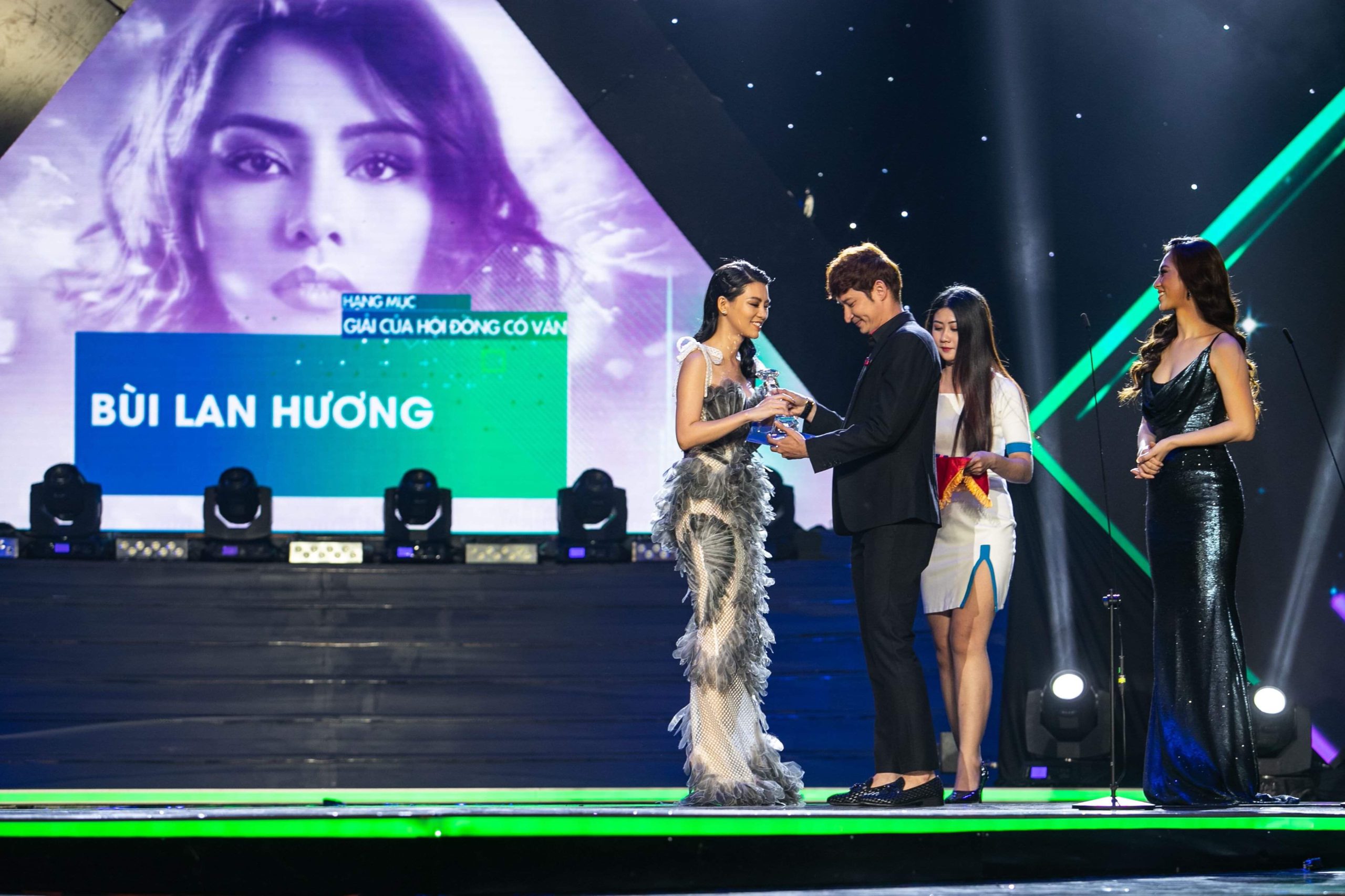 Helena-Awards_0.jpeg