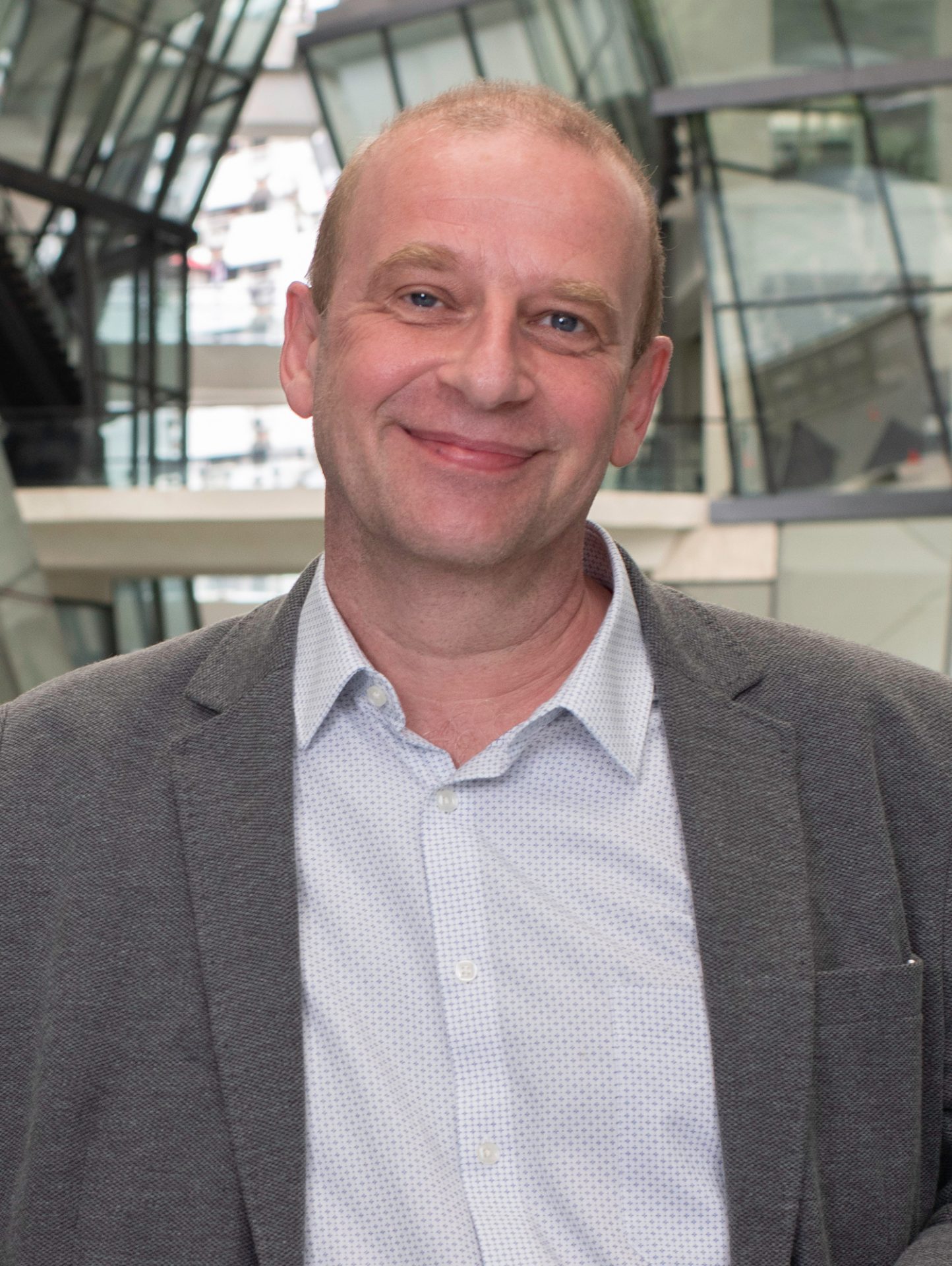 Dr Wolfgang Muench