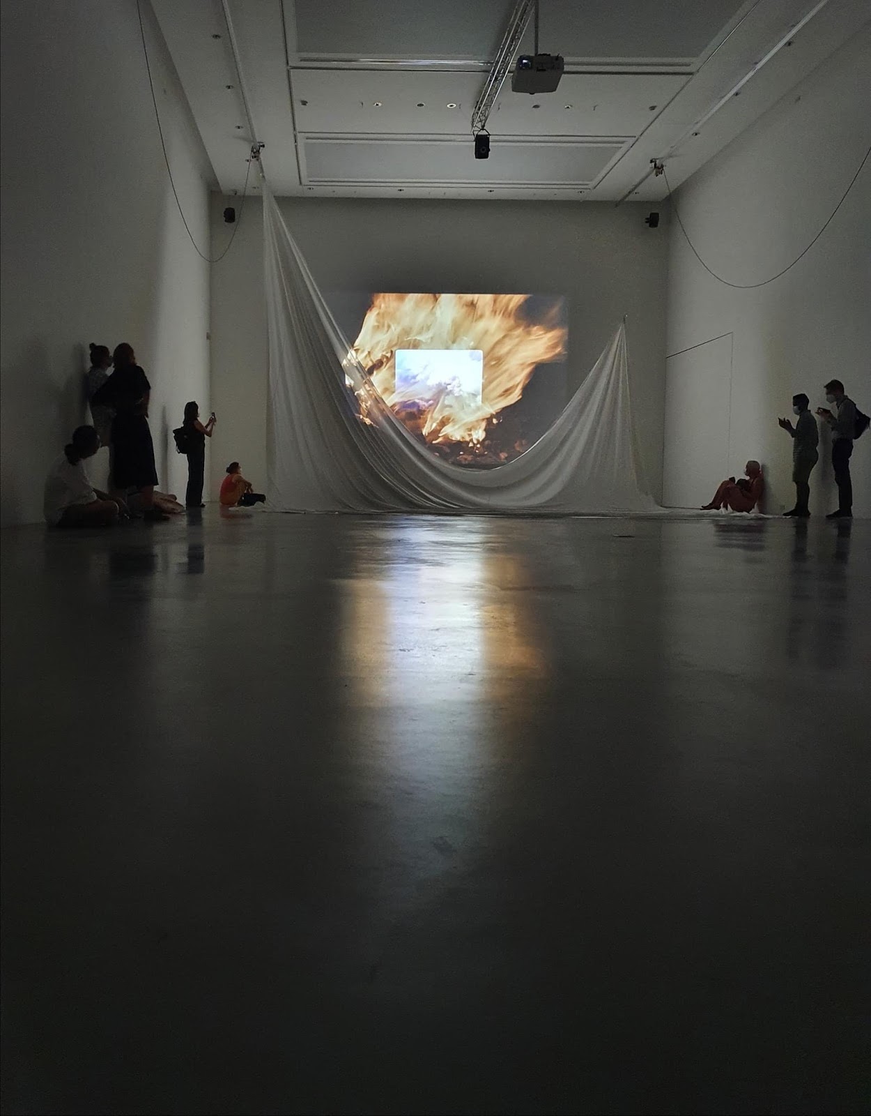 A Conversation with the Sun, Apichatpong Weerasethakul’s immersive, durationally poetic and haunting film installation