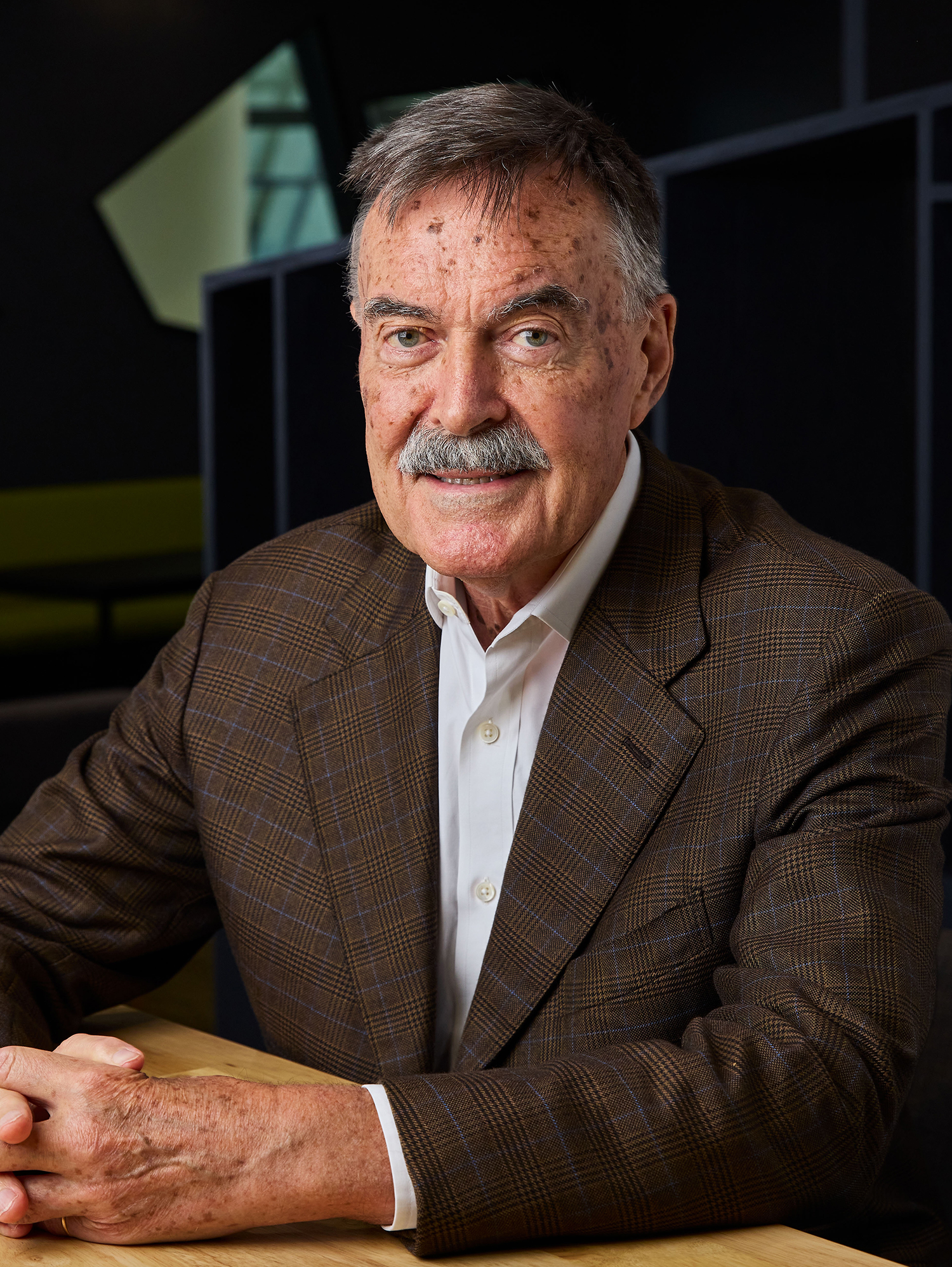 Mr Robert Michael Tomlin