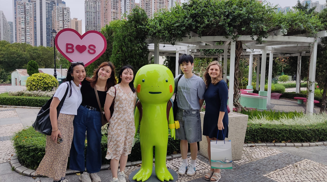 (From left) Shalyn, Kenix, Josephine,, Jordan and Dr Natalia.